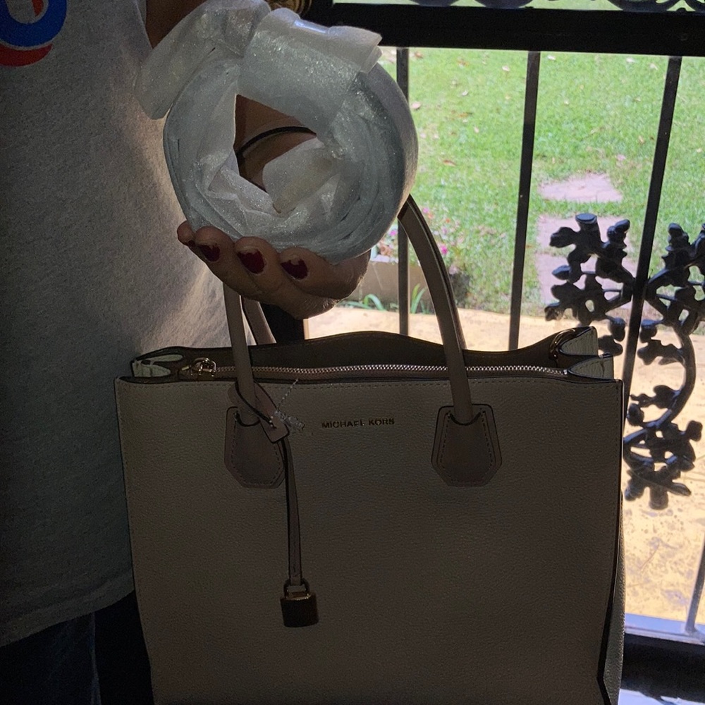 Purse - Picture 3 of 3